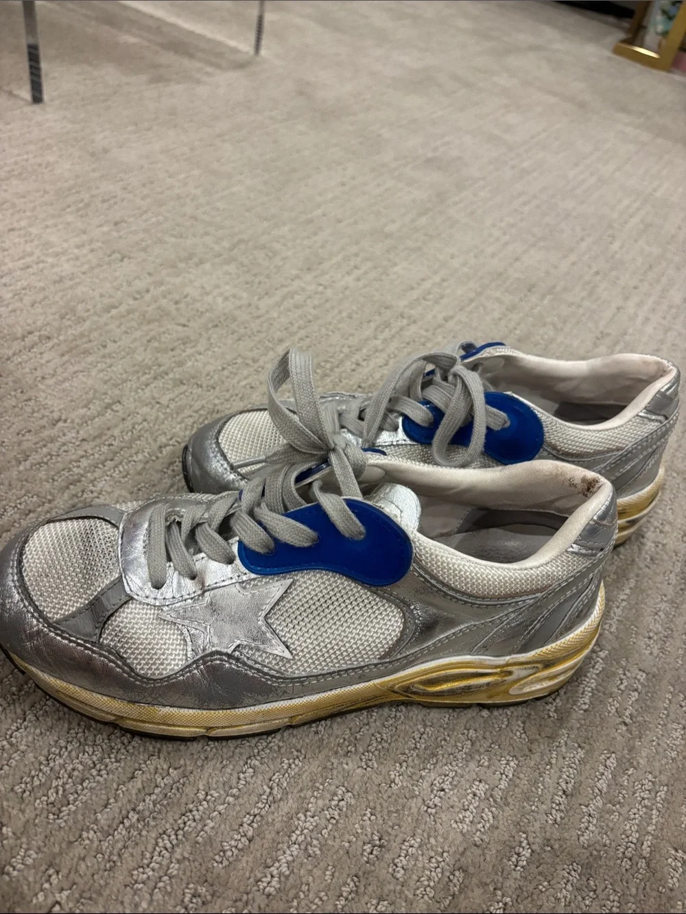 Dad sneaker in silver laminated